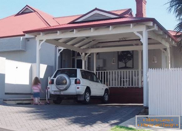 Proiectarea unei case cu baldachin pe veranda si masina
