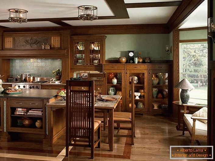 Bucătăria funcțională din lemn întunecat de rase scumpe este un vis de aproape orice amantă.