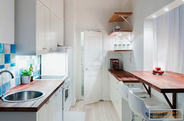 Bucătărie interior într-un apartament mic
