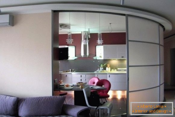 Design modern de bucătărie cu uși glisante cu rază