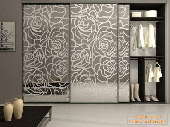 Dulapuri frumoase coupé în dormitor - design foto cu o imagine