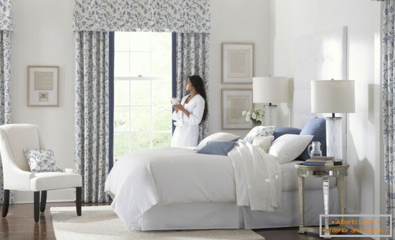 frumos-alb-albastru-sticla-design modern-window-cortina-dormitor-idei-floare-motiv-Valance-vintage cortina-fi-echipate dublu-noapte-lampă-alb-capac-pat-saltea-titlu- podea la dormitor-ca-bine ca-Curta
