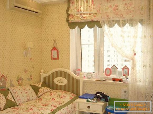 jaluzele romane în camera copiilor pentru o fată, fotografie 16