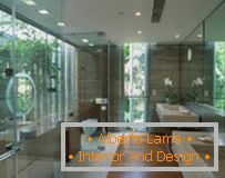 Arhitectura modernă: o casă în grădină sau o grădină în casă de la WOW Architects