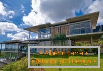 Arhitectură modernă: vilă de lux cu vedere la golful din Phuket, Thailanda