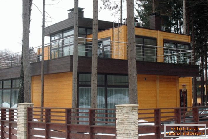 Un exemplu de proiectare corectă a unei case mici în stilul de înaltă tehnologie.