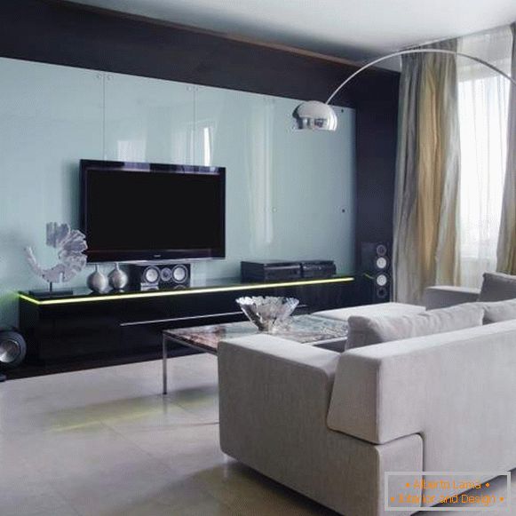 Design-ul de înaltă tehnologie a camerei de zi în apartament - fotografie interioară