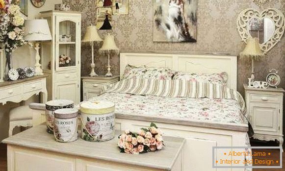 Interiorul dormitorului în stilul chicului shebbie - mobilierul perfect