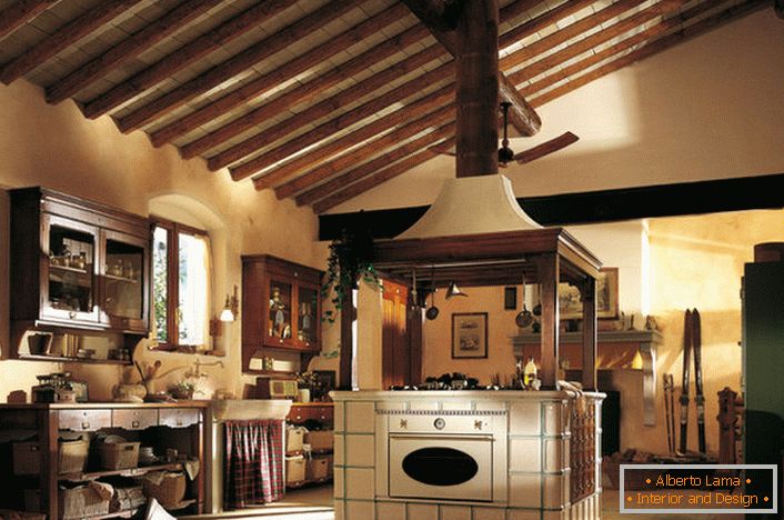 Țara rurală în cea mai bună manifestare. Funcționalitate și practicitate, confort și căldură în bucătăria casei.