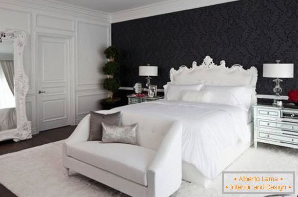 Tapet de perete negru în dormitor cu mobilier alb