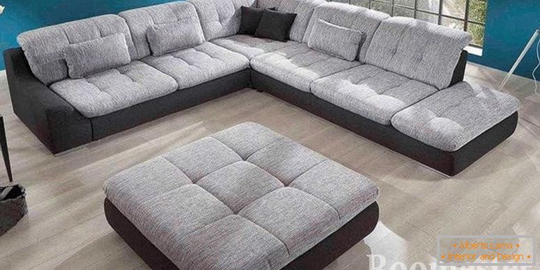 Otoman și o canapea cu aceeași tapițerie