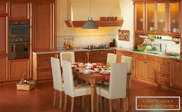 Interiorul zonei de luat masa din bucătărie - fotografie a mesei cu scaune