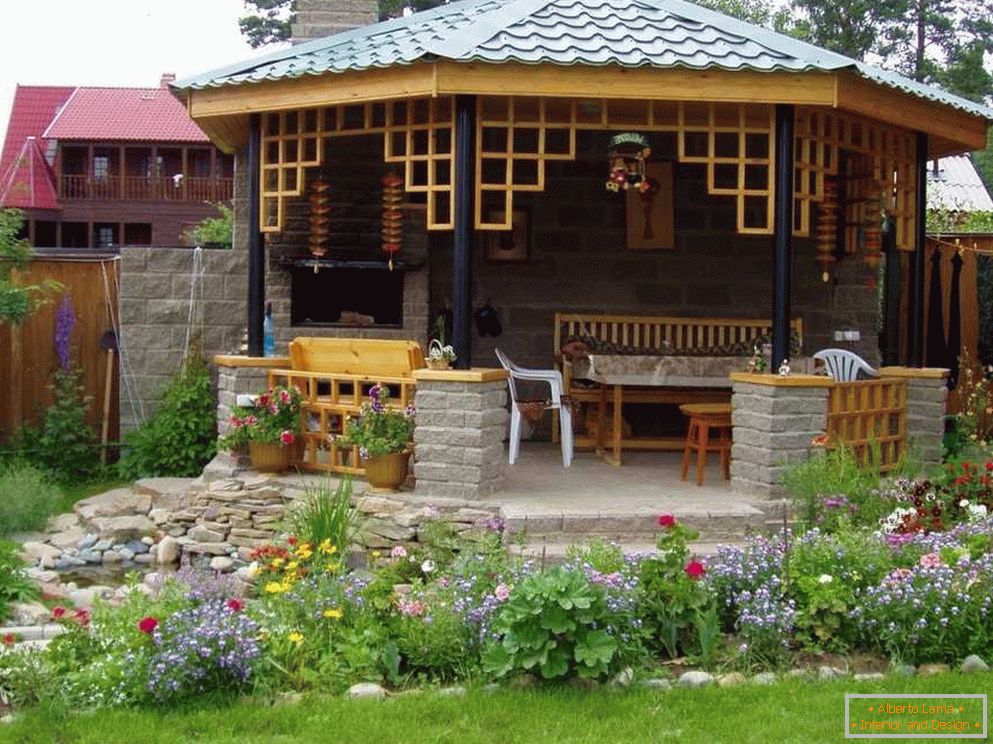 Gazebo în stil oriental