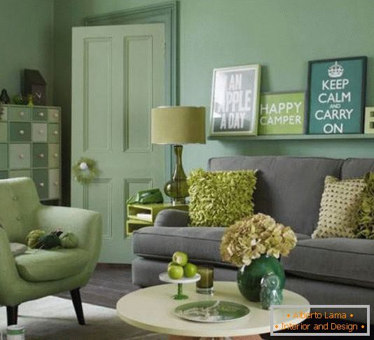 Cameră de zi elegantă în verde și gri