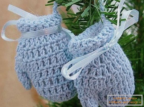 Mănuși tricotate pentru cadouri pentru Anul Nou