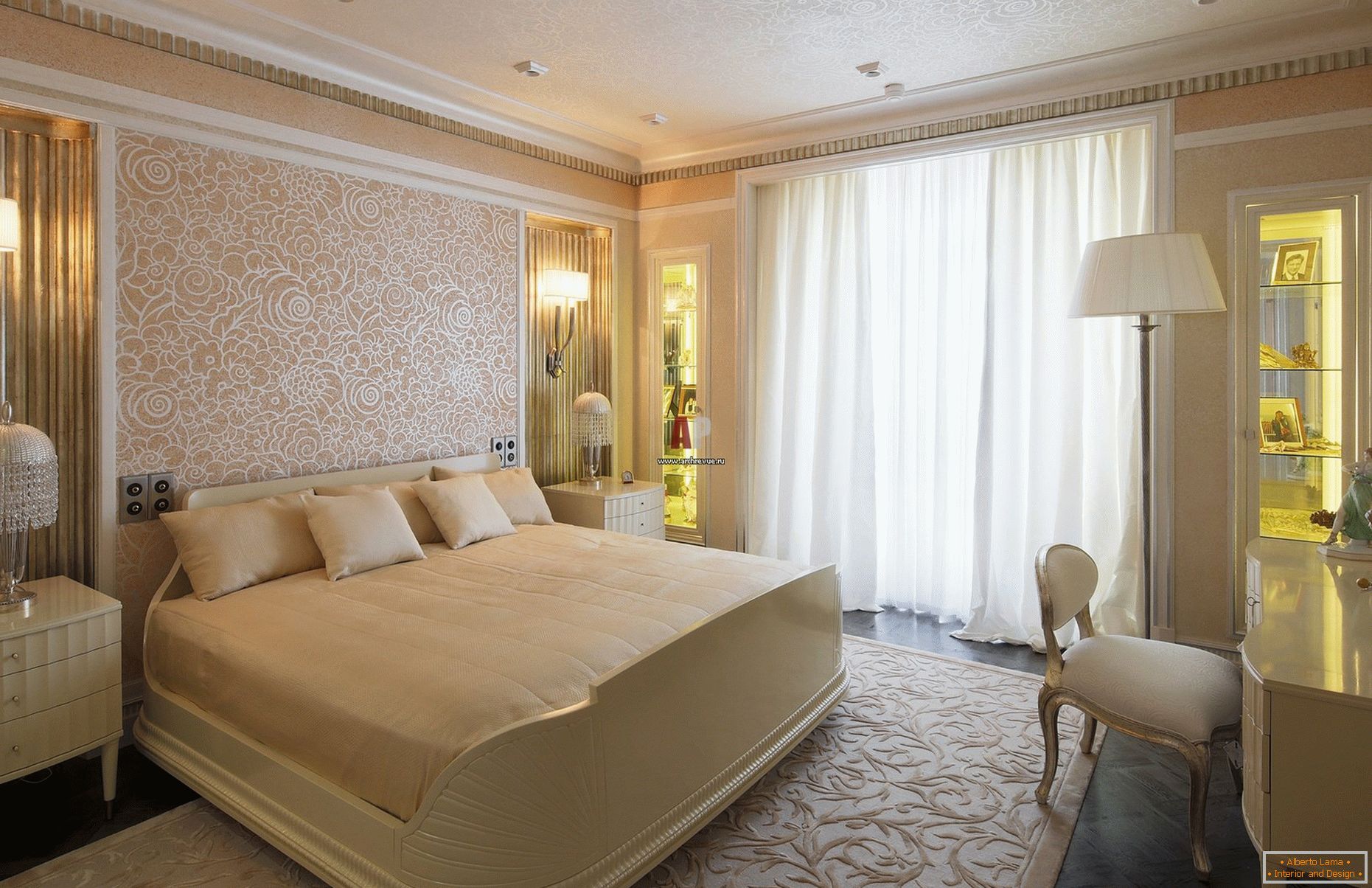 Piersici și nuanțe de aur în designul dormitorului