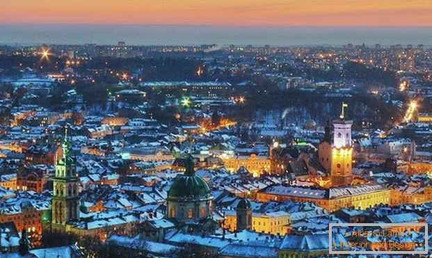 Vedere de noapte Lviv