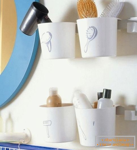Cupe din plastic pentru accesorii de baie