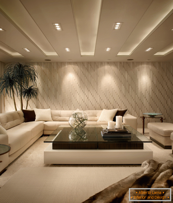 Designul plafonului elegant în camera de zi