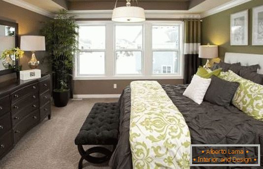 Designul elegant al dormitorului cu decor negru