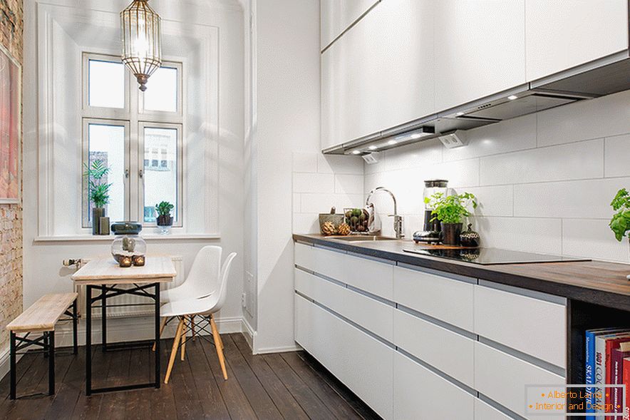 Bucătărie într-un apartament cu o cameră în Gothenburg (Suedia)
