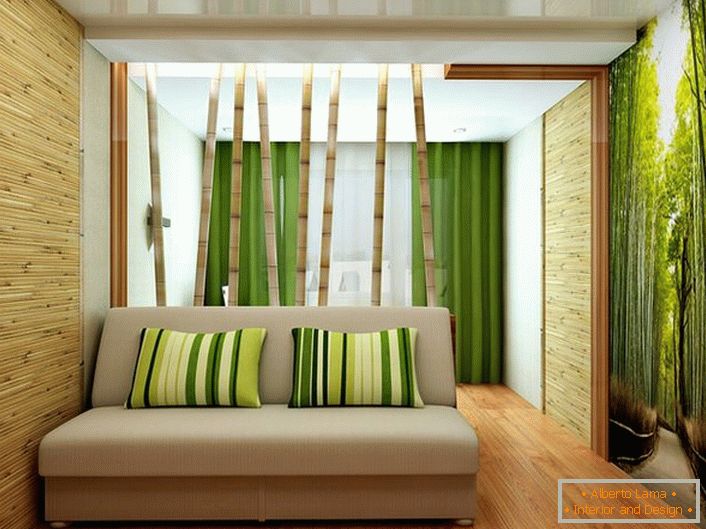 Partiția dintre tulpinile de bambus se potrivește perfect cu tapetul tematic.