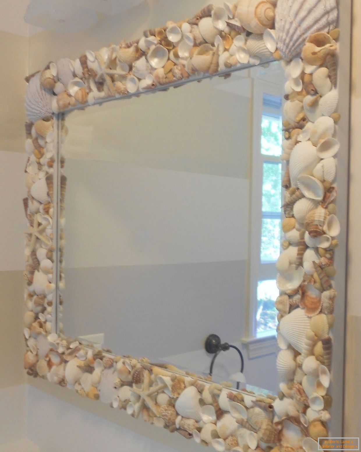 Shells în jurul oglinzii