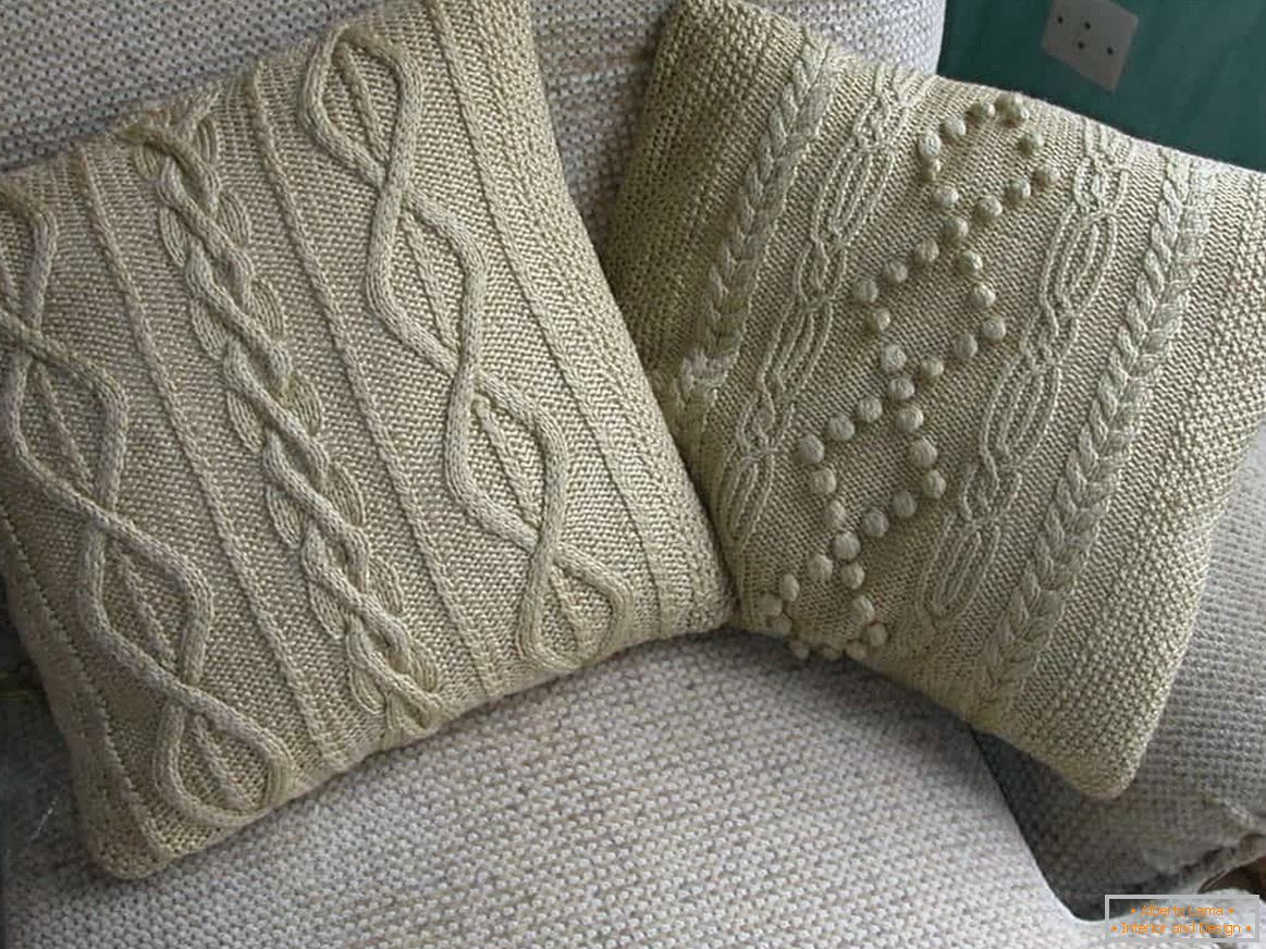 Tricotate perne decorative