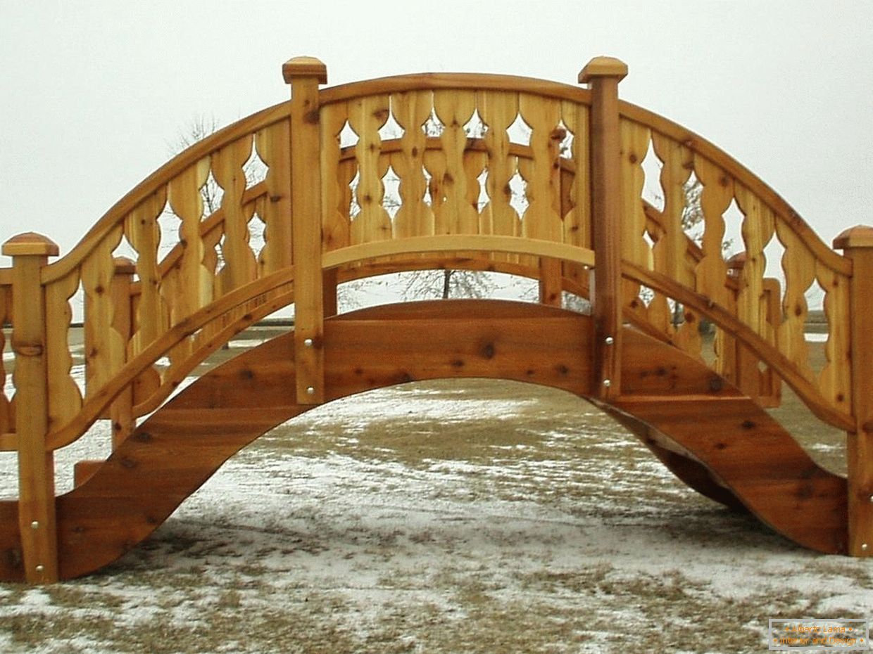 Podul de lemn cu mâinile proprii