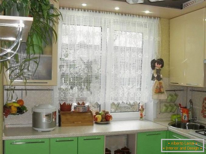 Design de apartament cu o cameră în Hrușciov - o fotografie a unei bucătării mici