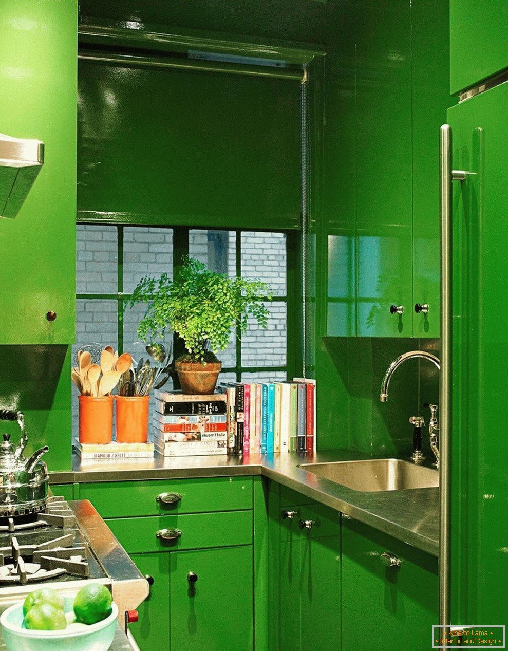 O mică bucătărie verde