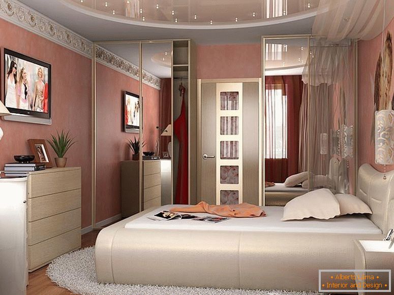 Dormitor cu pereți roz