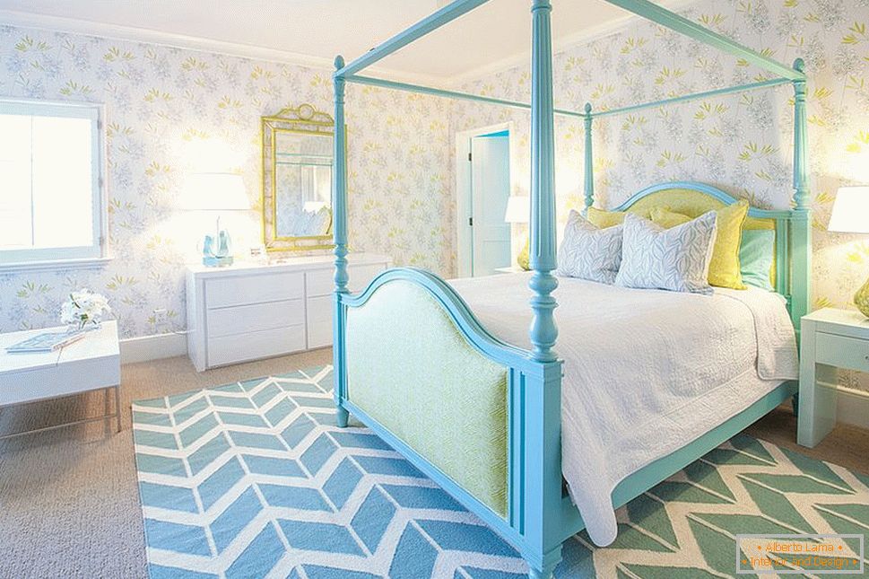 Dormitor pentru o fată în culoarea albastră