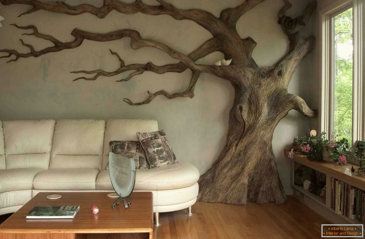 Copac în interiorul camerei