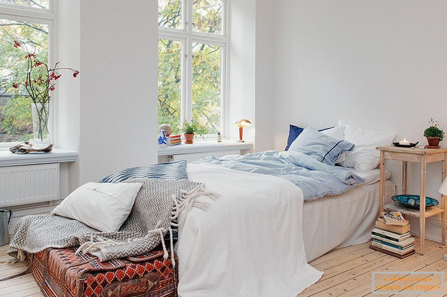 Un pat într-un apartament cu o cameră în Göteborg