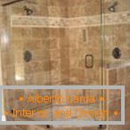 Placi de marmură brună în design de duș
