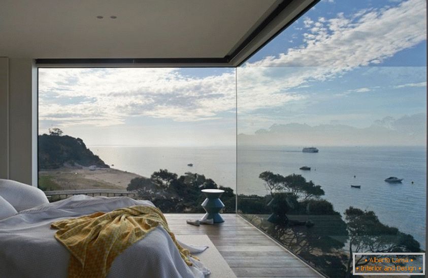 Panoramic ferestre în dormitor