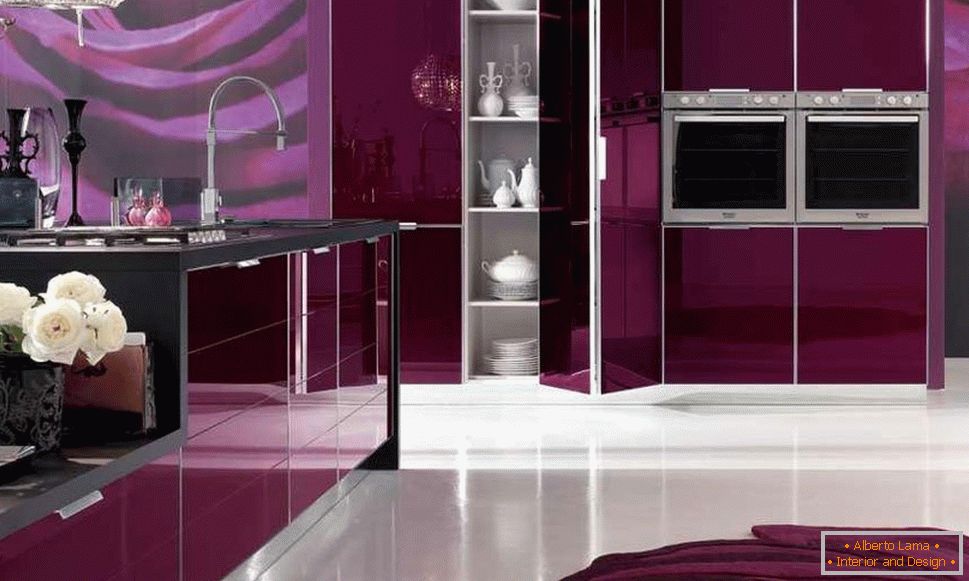 Bucătărie elegantă violet