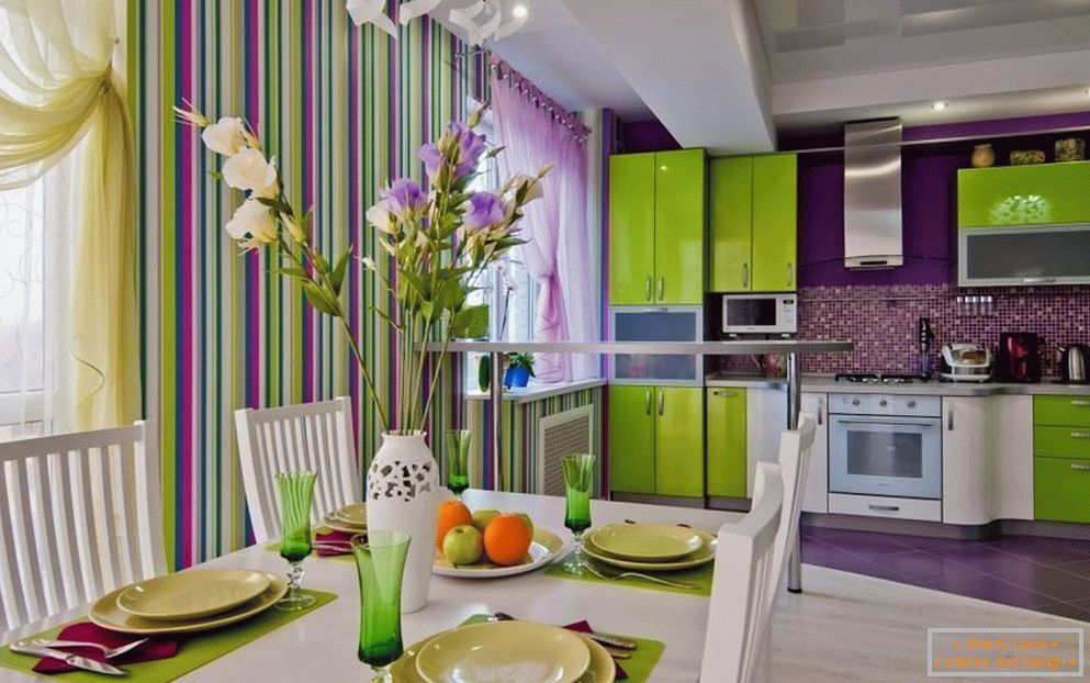 Design de bucatarie verde si violet