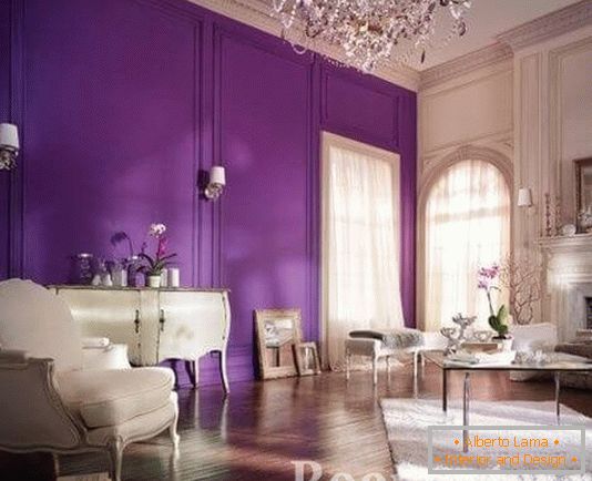 Culoare pură în interiorul camerei de zi комнаты