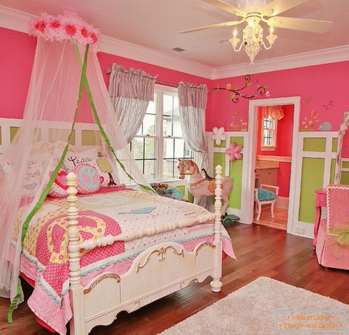 Luminos, fabulos dormitor pentru un copil.
