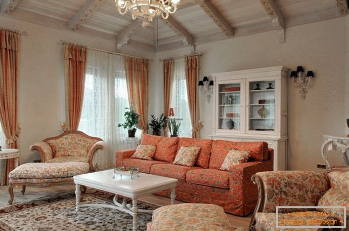 O cameră de zi frumoasă în stil Provence pentru o adevărată doamnă.