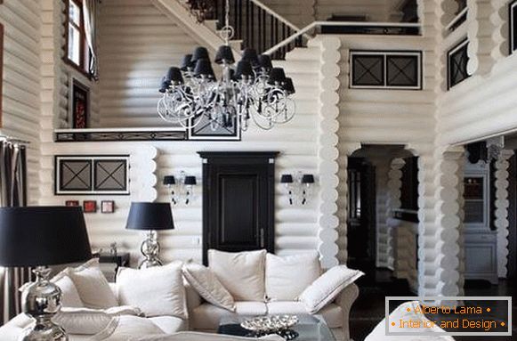 Interiorul alb-negru al unei case din lemn și bușteni - fotografie interioară