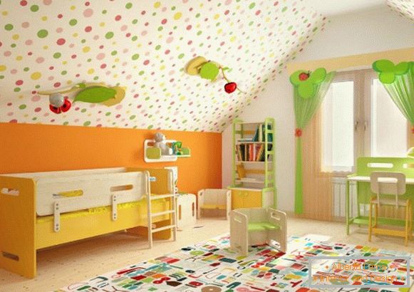 interiorul unei camere de mansardă pentru copii, fotografie 65