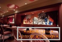 Interior: Restaurantul Alice in Tara Minunilor din Tokyo