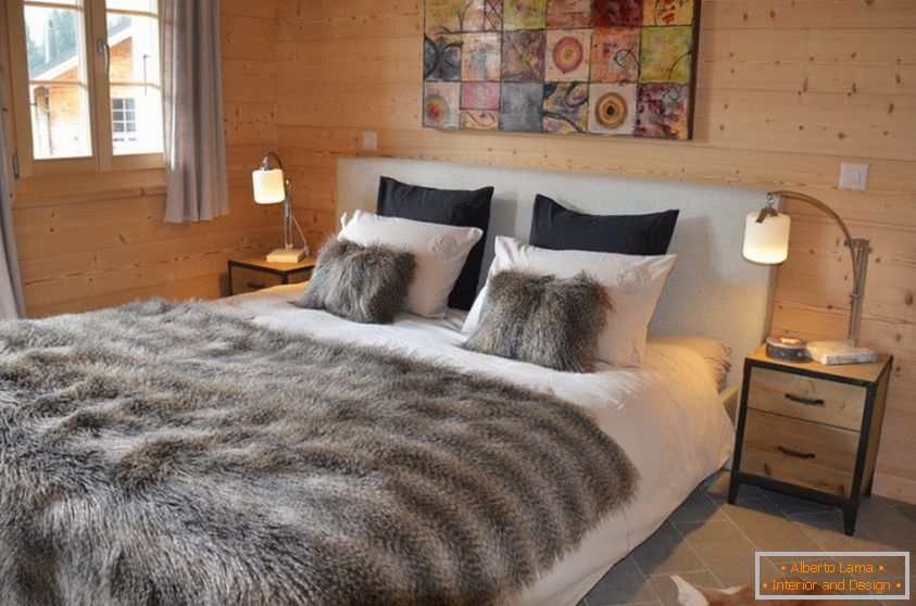 Dormitorul cald și confortabil în vilă