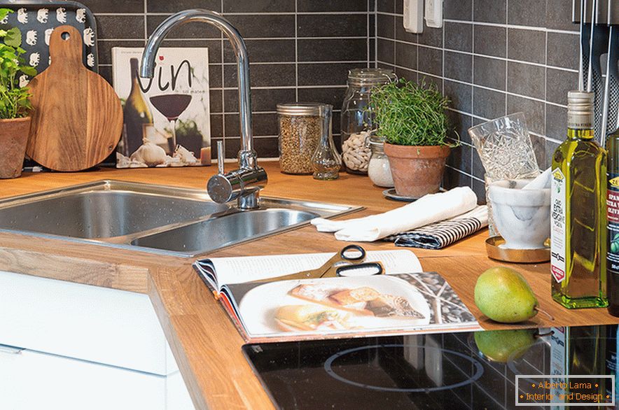 Proiectarea unei bucătării confortabile la mansardă într-un oraș suedez