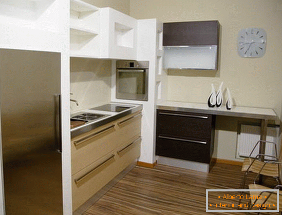 Interior de bucătărie într-un apartament confortabil