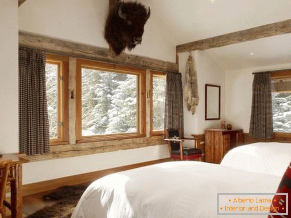 Ferestre din lemn în dormitor în stil scandinav