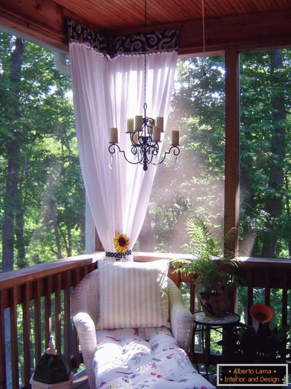 Design frumos al verandei în stil rustic